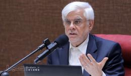 انتقاد تند عارف از صداوسیما؛ چگونه کسی که دو واحد کامپیوتر نگذرانده، کارشناس اینترنت در تلویزیون می‌شود؟